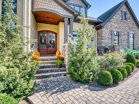 2nd image of 8 Whitehouse Dr