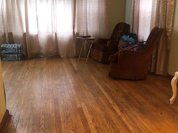 2nd image of 884 Melvin Ave