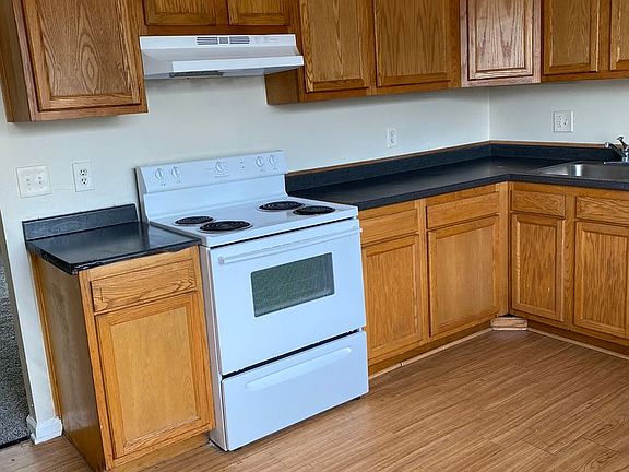 3rd image of 2526 Semken Ave APT C
