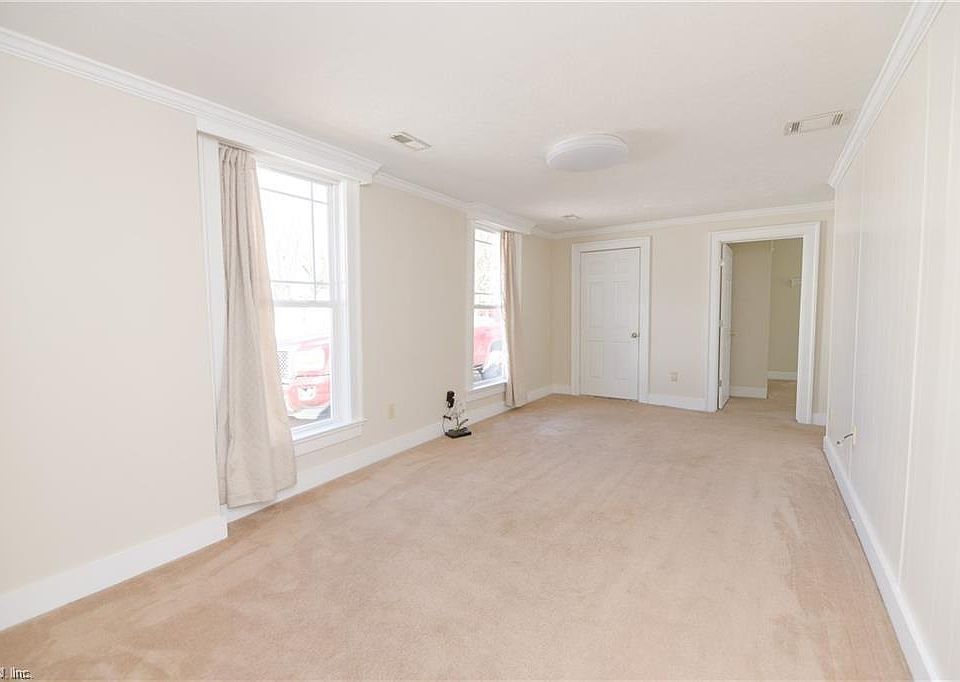 121 Piedmont Ave Hampton VA Zillow