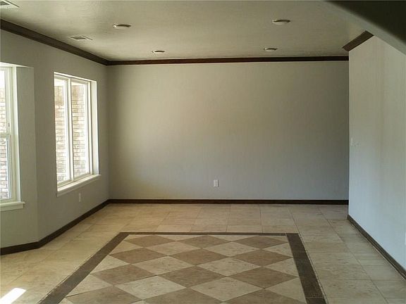 4th image of 2625 NW 114th St