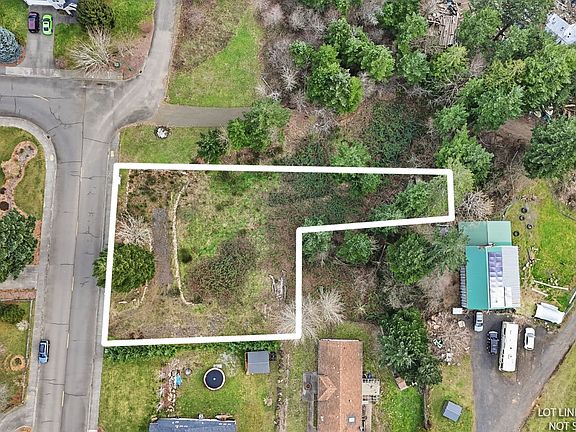 3rd image of 960 NW Angel Heights Rd