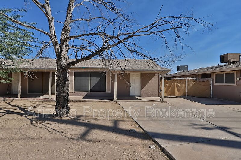 1st image of 861 S Stapley Dr
