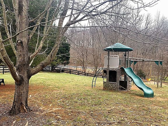 4th image of 17684 Sweetgum Pl