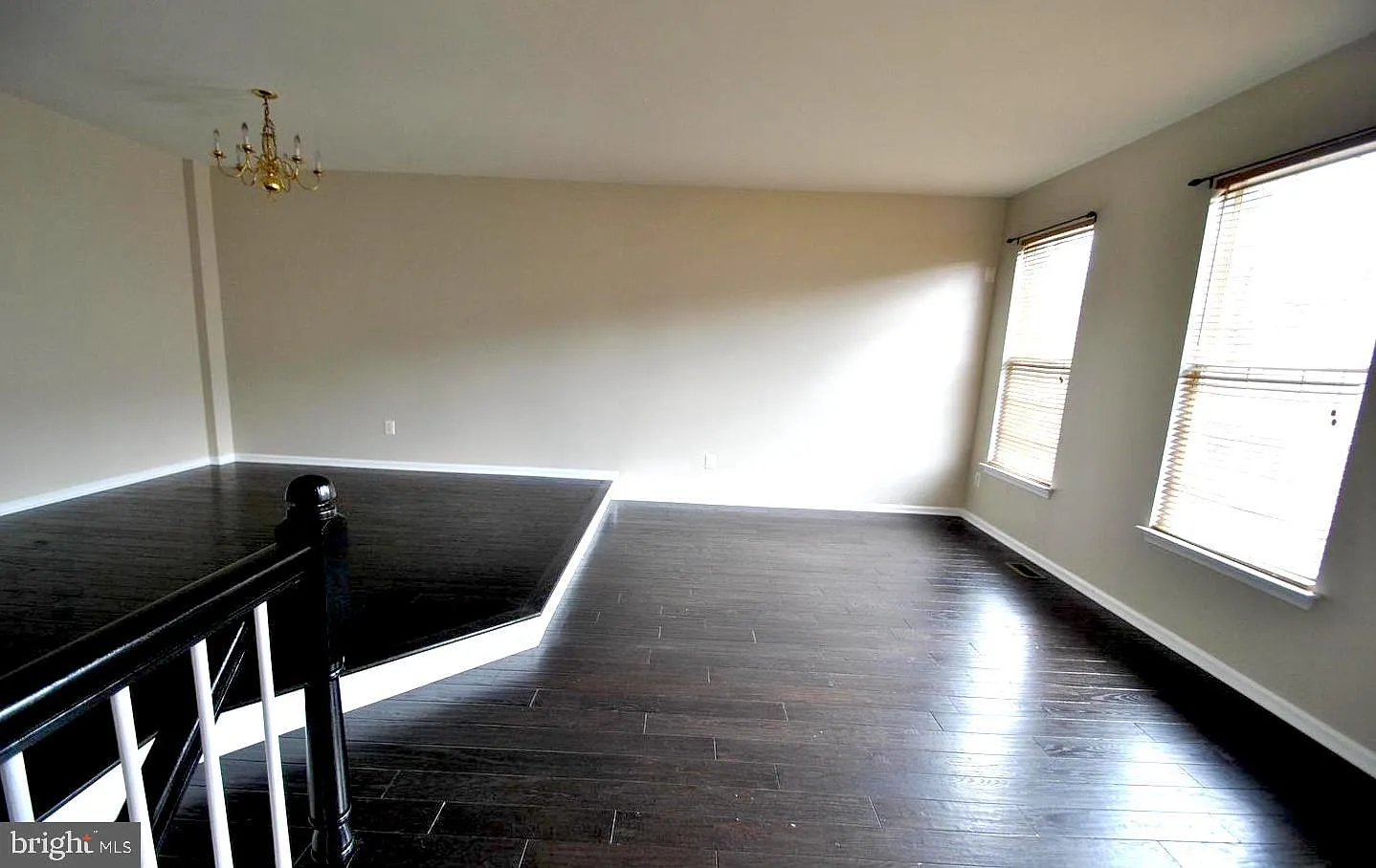 3 bed, 3.5 bath, 1920 sqft, $3,500 — Photo 2