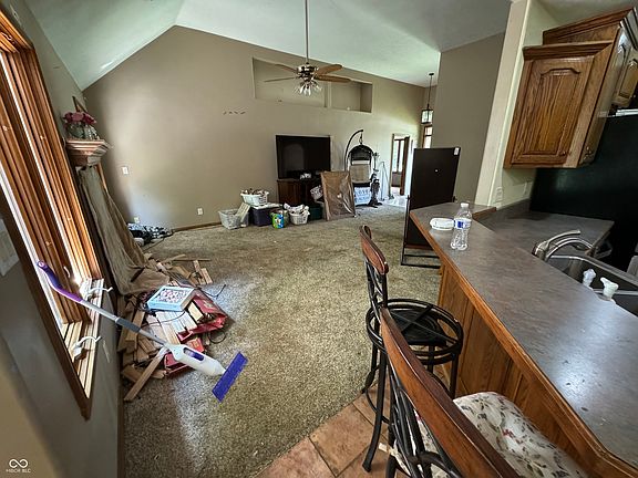 4th image of 103 James Ct