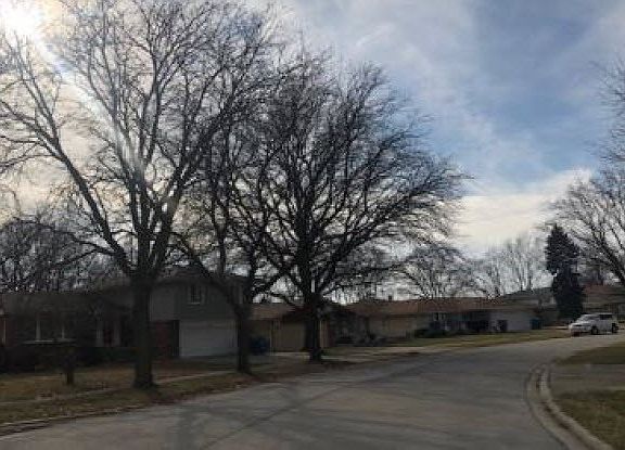 4th image of 17303 Thornwood Ct