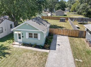 1324 E 26th Ct, Des Moines, IA 50317