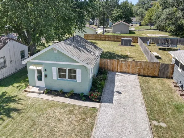 1324 E 26th Ct, Des Moines, IA 50317