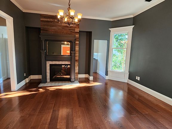 2nd image of 862 Shrader St