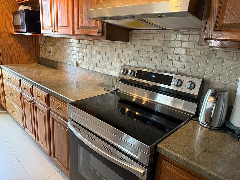 175 Maple Ave #4J — Photo 6