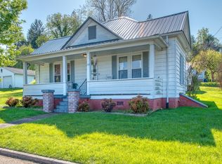 139 Pharr St, Canton, NC 28716