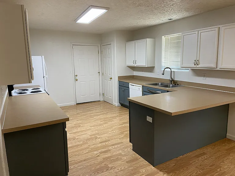 1232 Lawnridge Ave — Photo 5