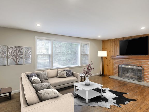 Family Rm - Virtually Staged