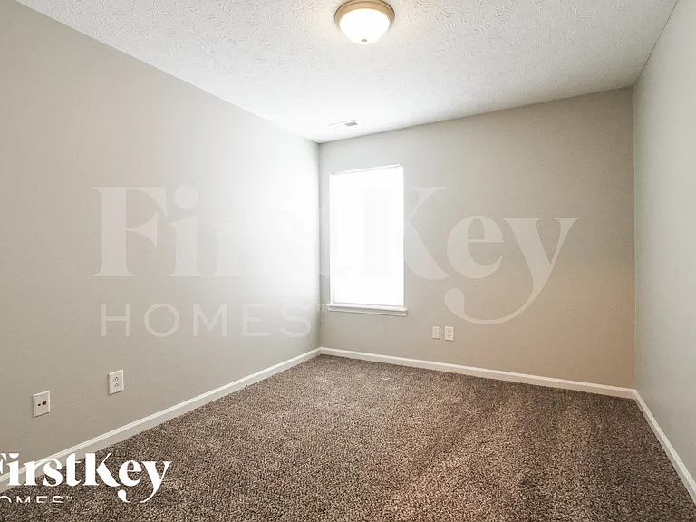2283 Layton Park Ln — Photo 12