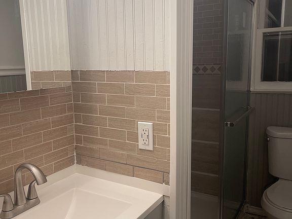 4th image of 44-46 Ableman Ave