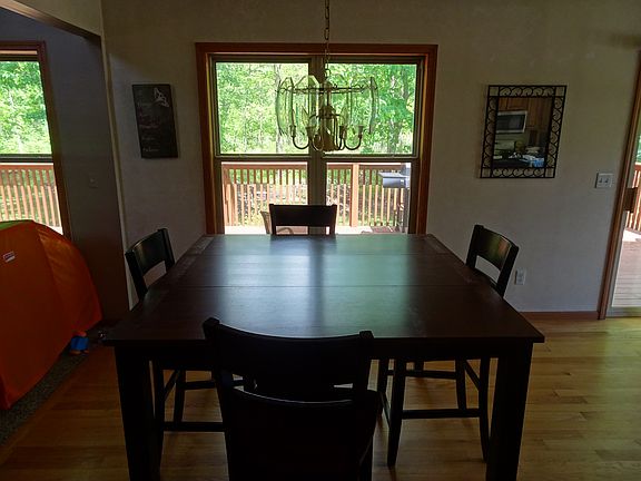 2nd image of 8015 Linden Dr