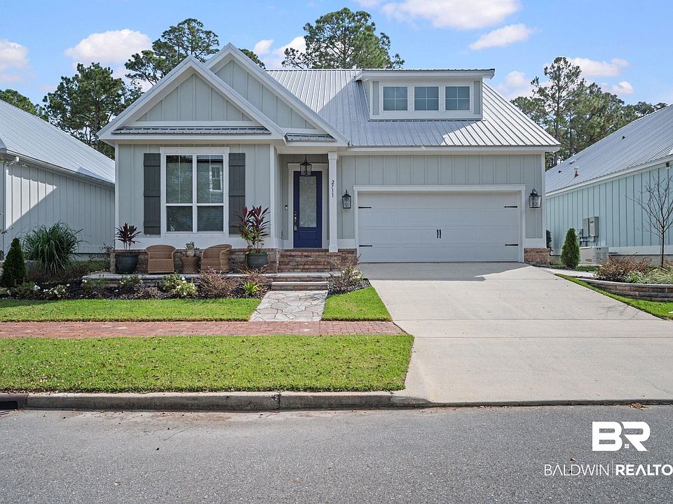 1st image of 2711 Chastain St