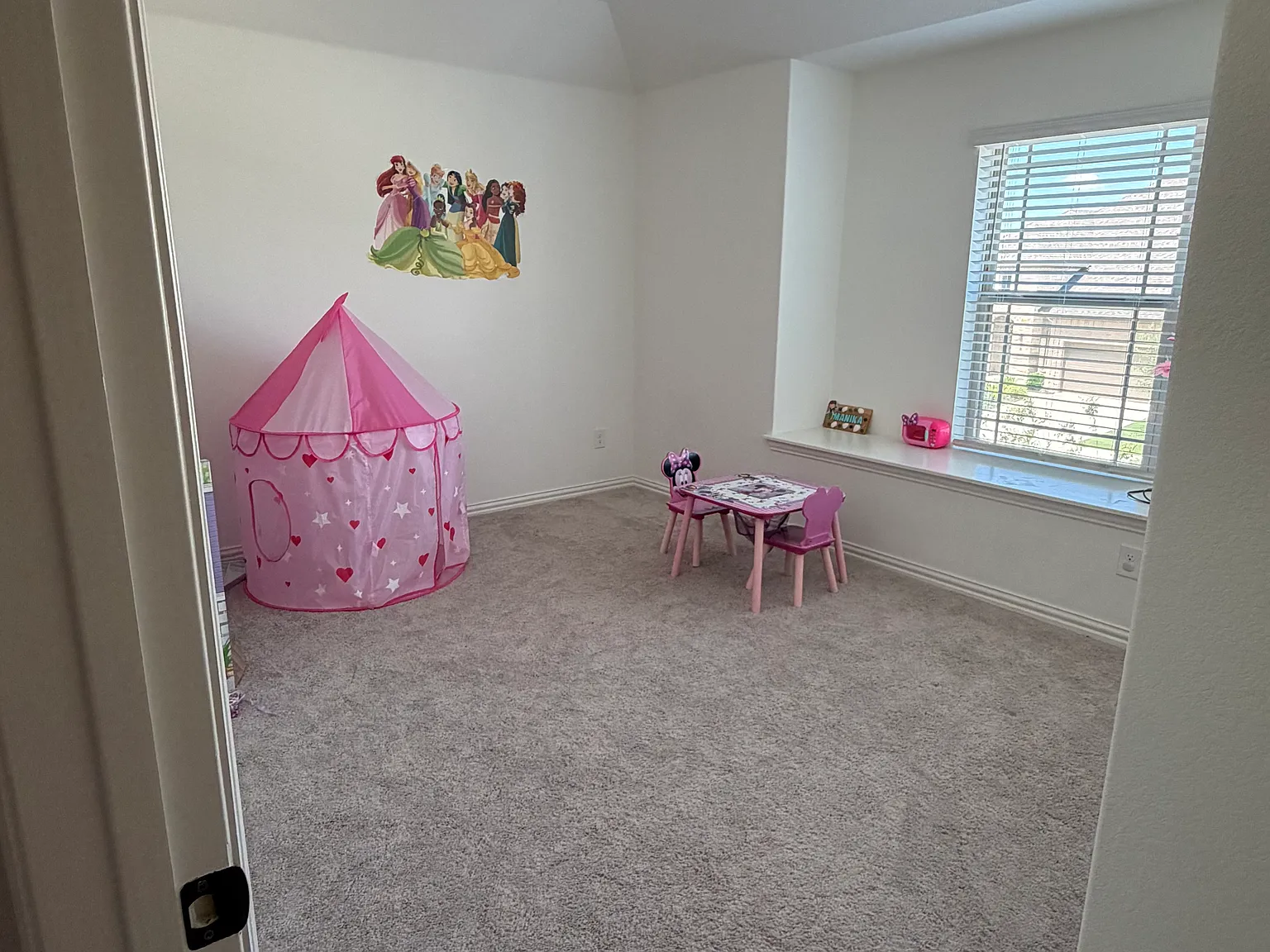 5 bed, 3146 sqft, $3,150 — Photo 4