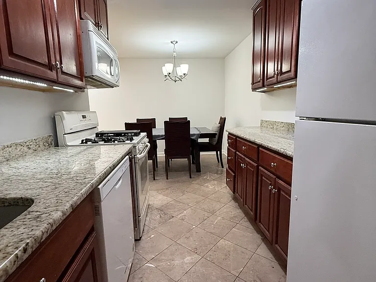 5011 Valley Ln #507 — Photo 6