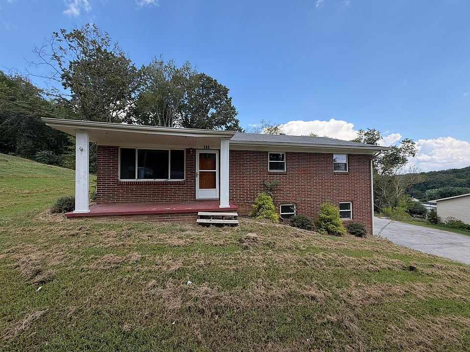 1st image of 824 Pleasant View Dr