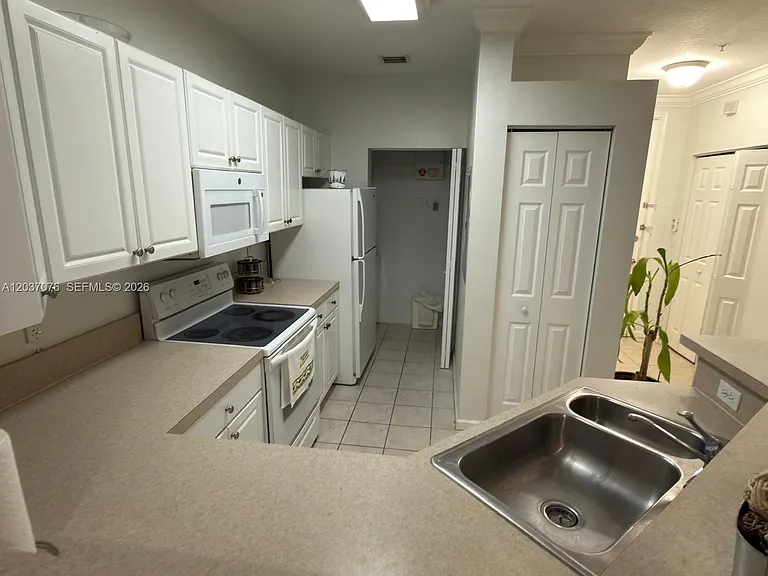 4508 SW 160th Ave #716 — Photo 6