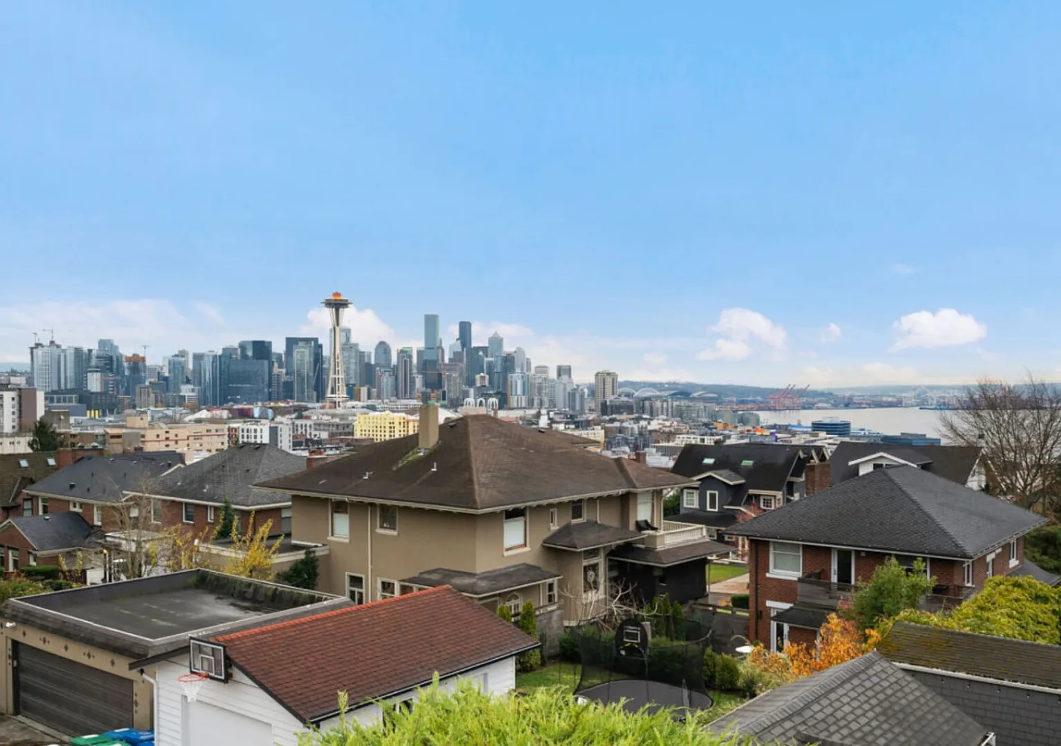 3BR Kerry Park Queen Anne - Skyline & Water View! — Photo 1