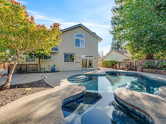 5th image of 152 Dulverton Cir