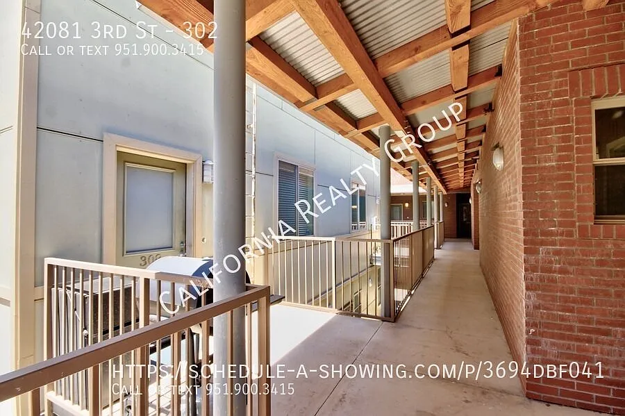 3rd St, 42081