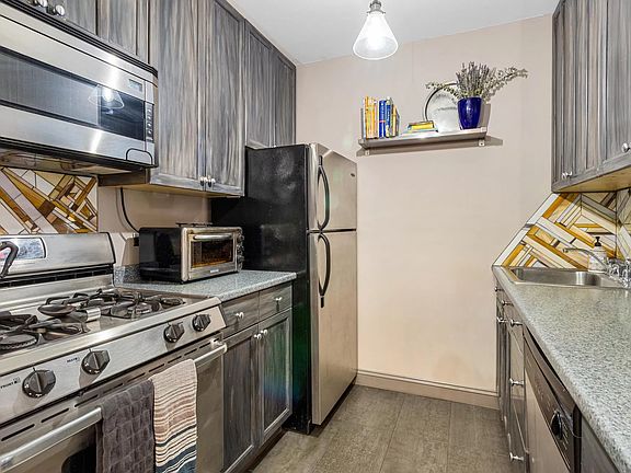 4th image of 2 S End Ave APT 6K