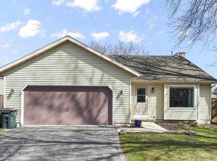 3059 Artesian Ln, Madison, WI 53713