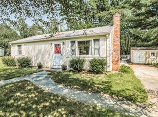 4 Kneeland Rd, Tewksbury, MA 01876