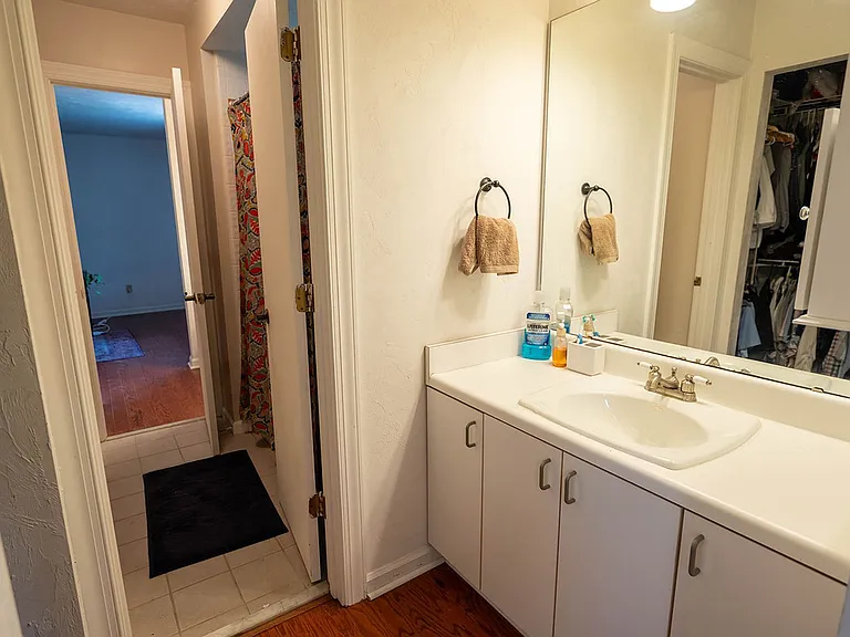 3724 Longchamp Cir — Photo 35