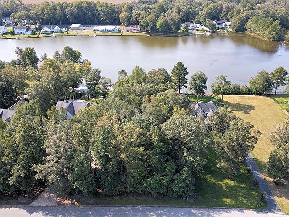 3rd image of 29740 Lakewood Dr