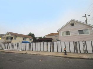 40 Mapleton Ave, Staten Island, NY 10306