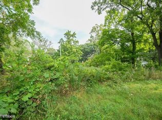 820 N Shore Dr, Benton Harbor, MI 49022