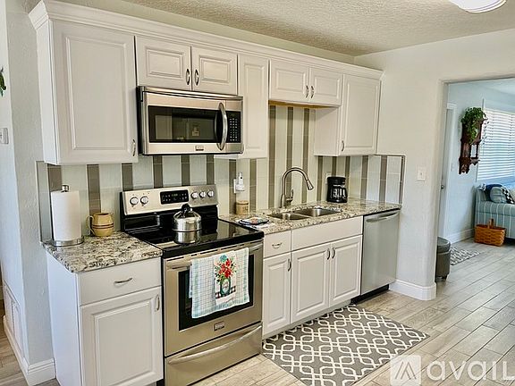 5th image of 24 Hibiscus Dr