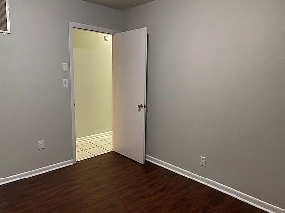 4th image of 4820 Pawnee Trl #B