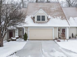 7674 Creekwood Dr, North Royalton, OH 44133