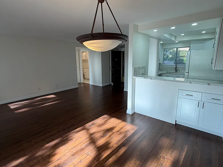 221 Oakleaf Dr #104 — Photo 8