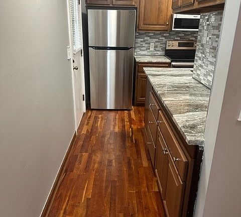 4th image of 429 E Abbeyville Rd #11