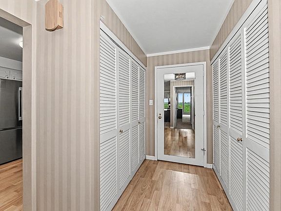 5th image of 2525 S Shore DRIVE #15B