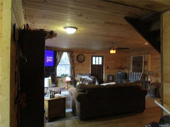 4th image of 399 Palmer St
