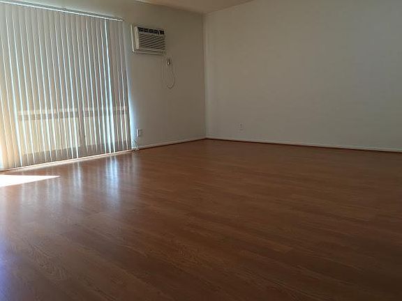 2nd image of 13423 Burbank Blvd APT 18