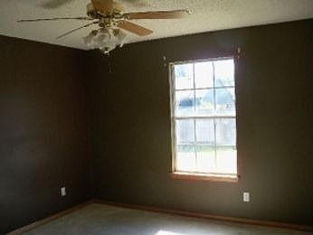 3rd image of 2802 W Bishop Dr