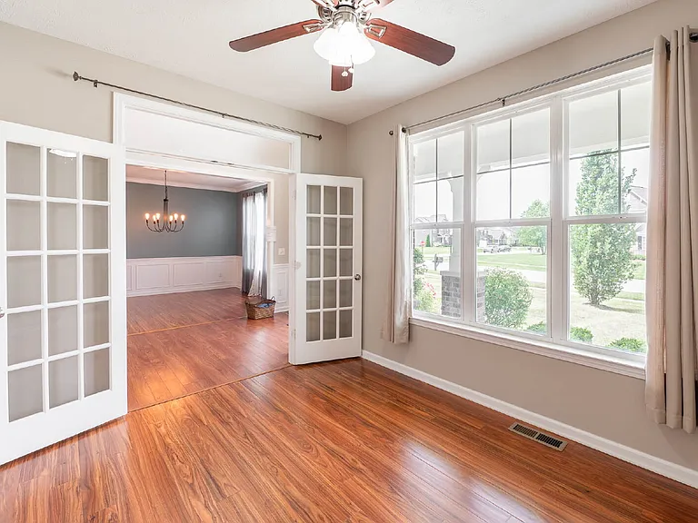 1325 Brentford Ln — Photo 5