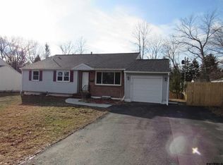 11 Aragon Ave, Latham, NY 12110