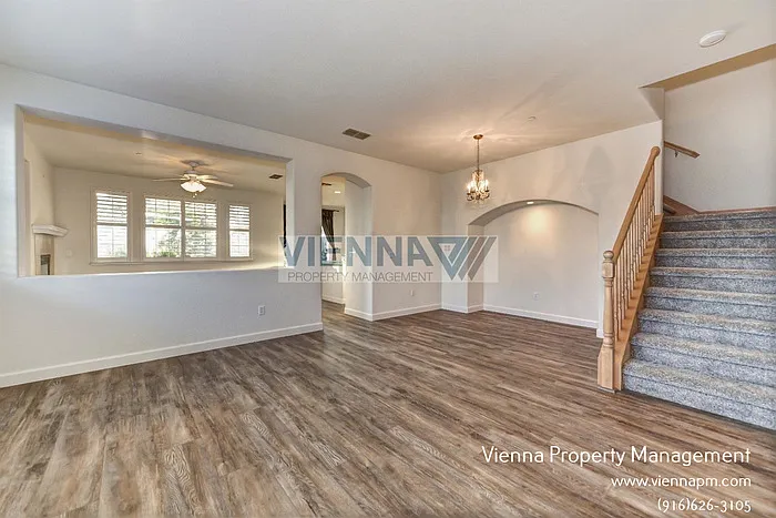 1003 Ferry Cir — Photo 3