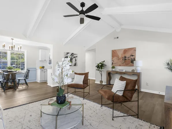 302 Gippy Dr, Summerville, SC 29486