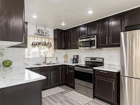 3rd image of 1824 New Jersey St